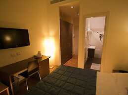 Rome Armony Suites - Deluxe Room