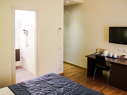 Rome Armony Suites - Deluxe Room