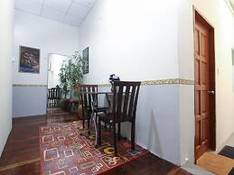 Single Room With Ac, Central Accomodation