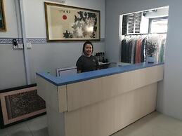 Single Room With Ac, Central Accomodation