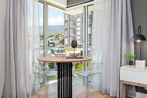 Point Break Luxury Apartments