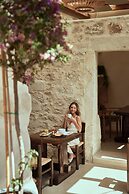 Manili Boutique Suites & Villas