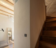 Manili Boutique Suites & Villas