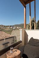 Manili Boutique Suites & Villas
