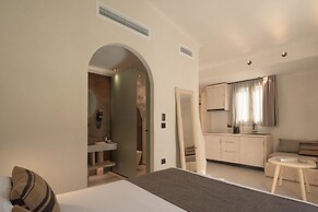 Manili Boutique Suites & Villas