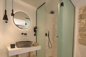 Manili Boutique Suites & Villas