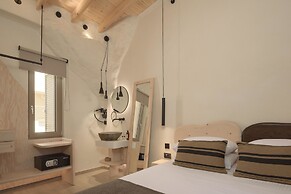 Manili Boutique Suites & Villas