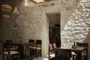 Manili Boutique Suites & Villas