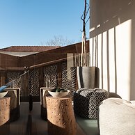 Manili Boutique Suites & Villas