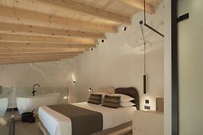 Manili Boutique Suites & Villas
