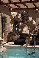 Manili Boutique Suites & Villas