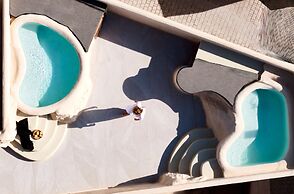 Manili Boutique Suites & Villas