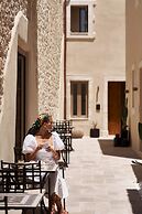 Manili Boutique Suites & Villas
