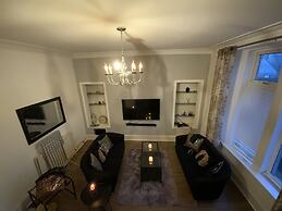 Apartment - Sleeps2 - City Centre - Parking - Yard