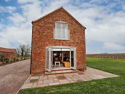 Acacia Barn