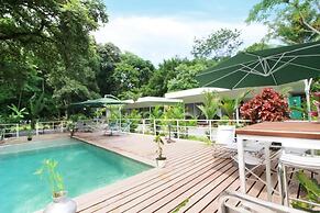 Casa Blanca Villas Ojochal