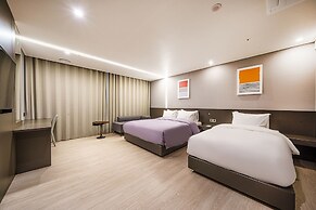 ACT Hotel