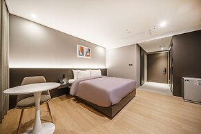 ACT Hotel