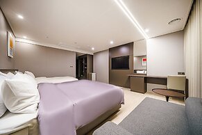 ACT Hotel