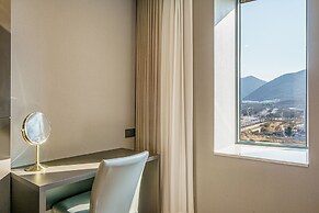ACT Hotel