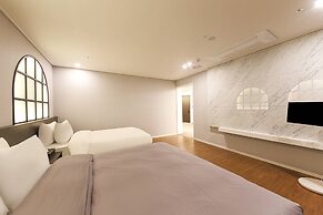 ACT Hotel