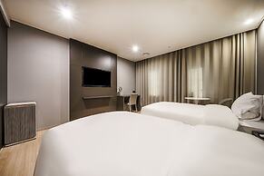 ACT Hotel