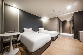 ACT Hotel