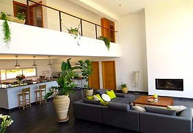 Splendid Villa With sea View