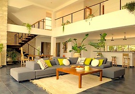 Splendid Villa With sea View
