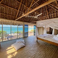 Rock and Sea Bubble Lodges