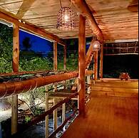 Rock and Sea Bubble Lodges