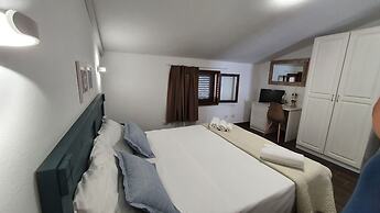 Apartment in Villa a Stone's Throw From the sea Up
