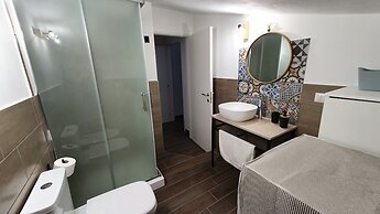 Apartment in Villa a Stone's Throw From the sea Up