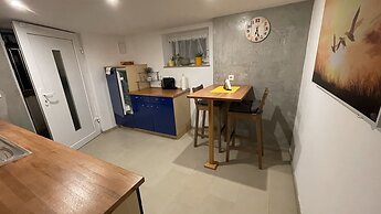 Cozy Furnished Basement Apartment