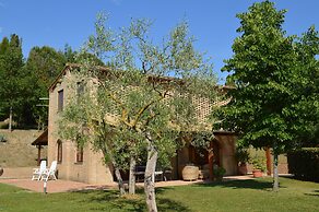 Cottage With Private Swimming Pool
