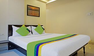 Itsy Hotels Chetan Executive Hadapsar Phursungi