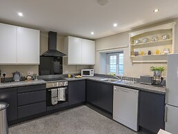 2 Ivy House