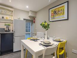 2 Ivy House
