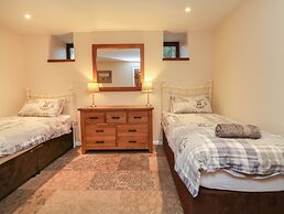 Red Deer Cottage