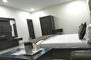 Hotel Mandakini Lush