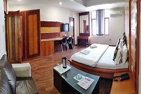 Hotel Mandakini Plaza