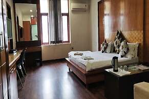 Hotel Mandakini Plaza