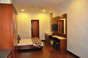Hotel Mandakini Plaza
