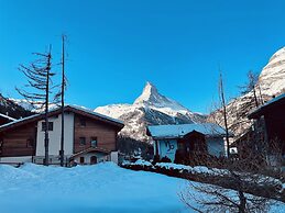 Haus Bärgbach by Zermatt Premium Apartments