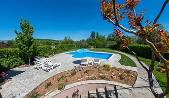Frida Luxury Beachfront Villa