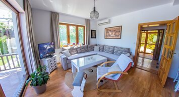 Frida Luxury Beachfront Villa