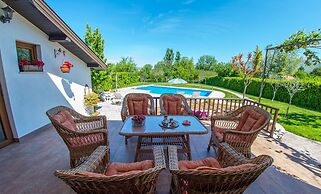 Frida Luxury Beachfront Villa