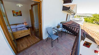 Frida Luxury Beachfront Villa