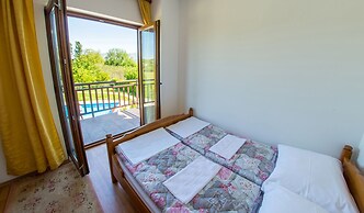 Frida Luxury Beachfront Villa