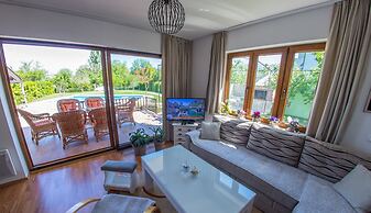 Frida Luxury Beachfront Villa